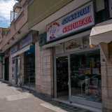 Il nostro viaggio inizia con �Okay Coral�, la cui insegna con un bambino sorridente si staglia in via Giulio Petroni 85